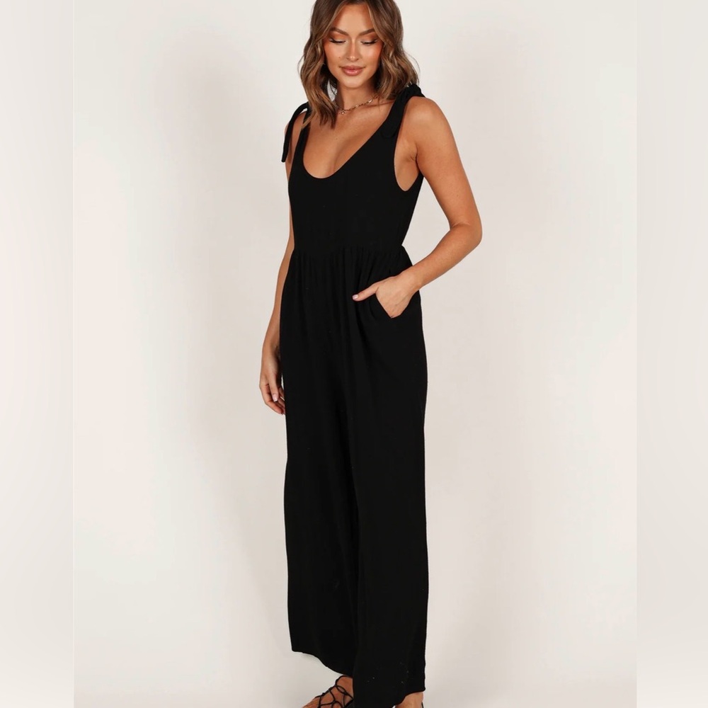 Petal & Pup Black Tie-Shoulder Scoop Neck Jumpsuit